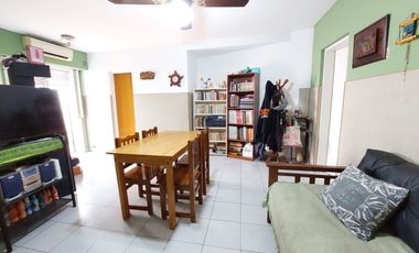 VENTA PH 2 AMBIENTES + ESCRITORIO Y PATIO