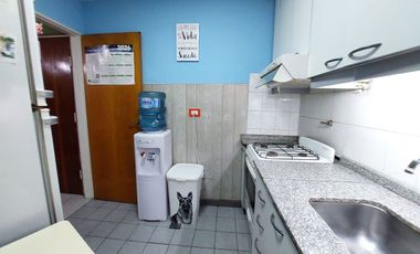 VENTA PH 2 AMBIENTES + ESCRITORIO Y PATIO