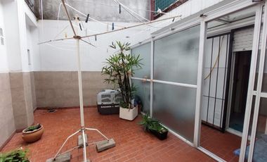VENTA PH 2 AMBIENTES + ESCRITORIO Y PATIO