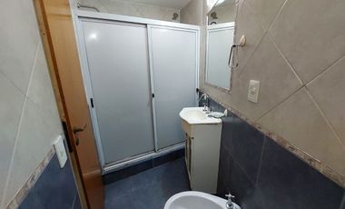VENTA PH 2 AMBIENTES + ESCRITORIO Y PATIO