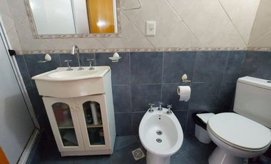 VENTA PH 2 AMBIENTES + ESCRITORIO Y PATIO