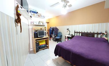 VENTA PH 2 AMBIENTES + ESCRITORIO Y PATIO