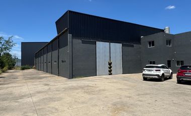 VENTA NAVE INDUSTRIAL 2400M2 SIP GRAL RODRIGUEZ