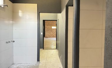 VENTA NAVE INDUSTRIAL 2400M2 SIP GRAL RODRIGUEZ