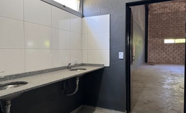 VENTA NAVE INDUSTRIAL 2400M2 SIP GRAL RODRIGUEZ