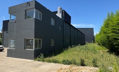 VENTA NAVE INDUSTRIAL 2400M2 SIP GRAL RODRIGUEZ
