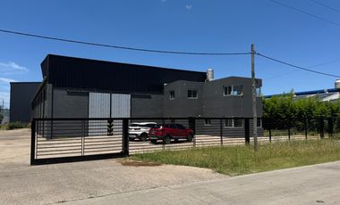 VENTA NAVE INDUSTRIAL 2400M2 SIP GRAL RODRIGUEZ
