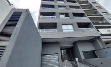 VENTA MONOAMBIENTE CON COCHERA BERAZATEGUI CENTRO