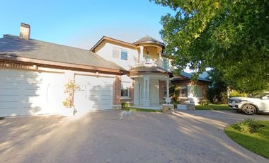 Casa en venta 4 amb  Barrio Cerrado Lujan