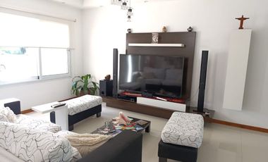 Casa en venta 4 amb  Barrio Cerrado Lujan