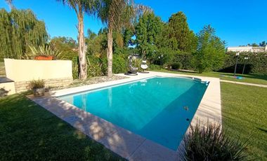Casa en venta 4 amb  Barrio Cerrado Lujan