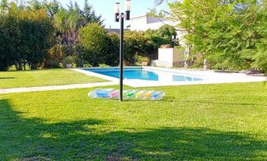 Casa en venta 4 amb  Barrio Cerrado Lujan