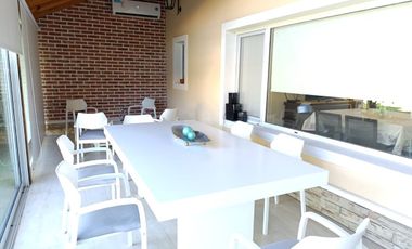 Casa en venta 4 amb  Barrio Cerrado Lujan