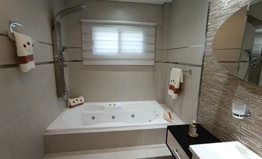 Casa en venta 4 amb  Barrio Cerrado Lujan