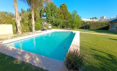 Casa en venta 4 amb  Barrio Cerrado Lujan