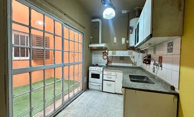 Casa en Alquiler 3 ambientes con escritorio