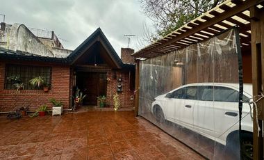 Casa en Alquiler 3 ambientes con escritorio