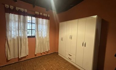 Casa en Alquiler 3 ambientes con escritorio