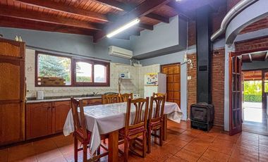 Casa 4 ambientes Sierra de los padres con pileta