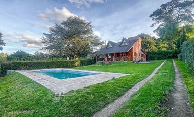 Casa 4 ambientes Sierra de los padres con pileta