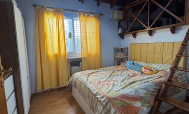 VENTA HERMOSA CASA MORON  CON TERRAZA Y PARQUE