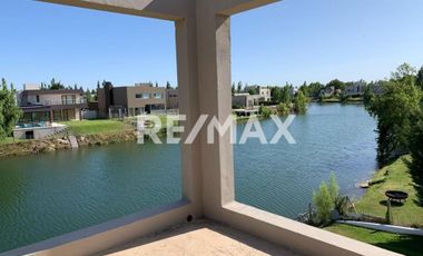Vende Casa 3 dorm / piscina, B° La Zagala, Neuquén
