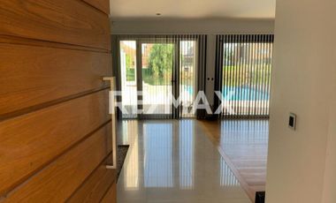 Vende Casa 3 dorm / piscina, B° La Zagala, Neuquén