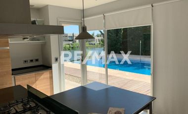 Vende Casa 3 dorm / piscina, B° La Zagala, Neuquén