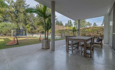 Casa con 3 dormitorios mas dependencia en venta / alquiler  en EL ENCUENTRO.