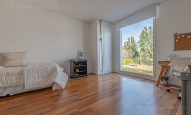 Casa con 3 dormitorios mas dependencia en venta / alquiler  en EL ENCUENTRO.