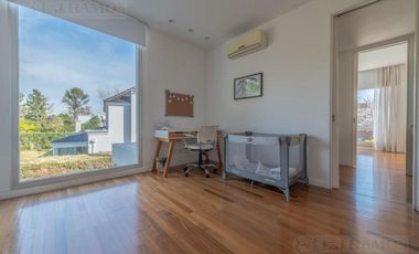 Casa con 3 dormitorios mas dependencia en venta / alquiler  en EL ENCUENTRO.