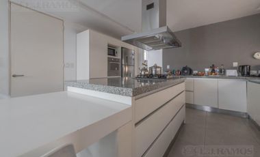 Casa con 3 dormitorios mas dependencia en venta / alquiler  en EL ENCUENTRO.