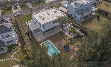 Casa con 3 dormitorios mas dependencia en venta / alquiler  en EL ENCUENTRO.