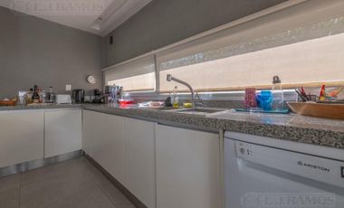 Casa con 3 dormitorios mas dependencia en venta / alquiler  en EL ENCUENTRO.
