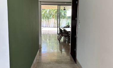 Renta Residencia una sola planta con paneles solares en Yucatán Country Club