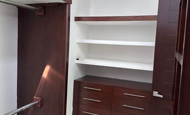 Renta Residencia una sola planta con paneles solares en Yucatán Country Club