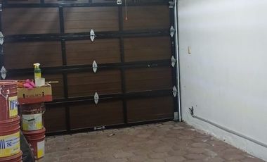 Increíble Casa con Jardín a 5 Min de Santa Fe
