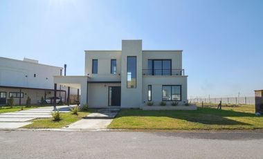 VENTA DE CASA EN LAGOS DE CANNING I