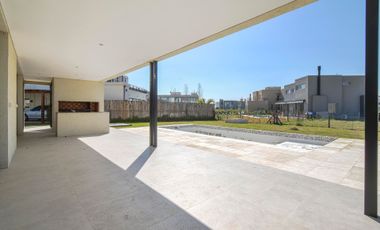 VENTA DE CASA EN LAGOS DE CANNING I