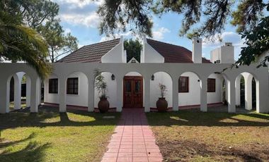 Alquiler Anual Casa 5 Ambientes en Country Aranjuez Escobar