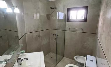 Alquiler Anual Casa 5 Ambientes en Country Aranjuez Escobar