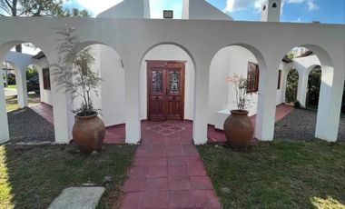 Alquiler Anual Casa 5 Ambientes en Country Aranjuez Escobar