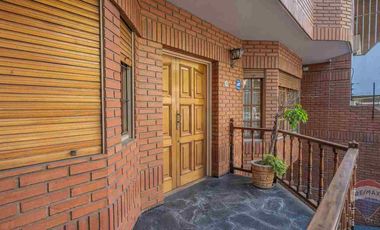 VENTA CASA BELGRANO R 4 DORMITORIOS+DEPENDENCIA