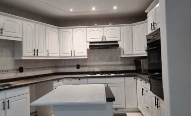 CASA EN RENTA EN TECAMACHALCO, ENORME, $55,000