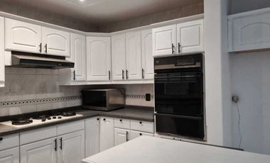 CASA EN RENTA EN TECAMACHALCO, ENORME, $55,000