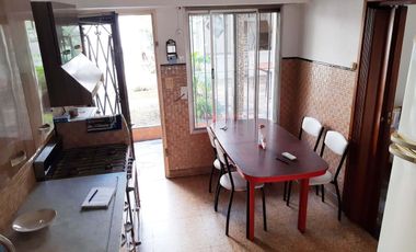VENTA CASA 3/4 AMB COCHERA PATIO JARDIN TERRAZA
