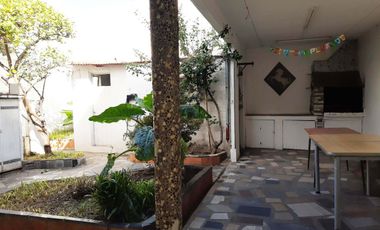 VENTA CASA 3/4 AMB COCHERA PATIO JARDIN TERRAZA