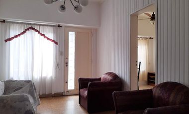 VENTA CASA 3/4 AMB COCHERA PATIO JARDIN TERRAZA