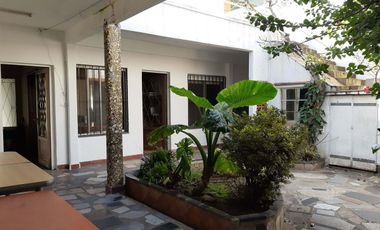 VENTA CASA 3/4 AMB COCHERA PATIO JARDIN TERRAZA