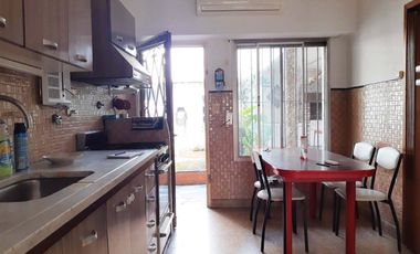 VENTA CASA 3/4 AMB COCHERA PATIO JARDIN TERRAZA